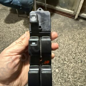 L200 CR 4`Lü Cam Düğmesi