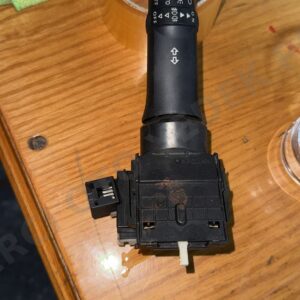 L200 CR-E6-E7 Sinyal&Far Kolları